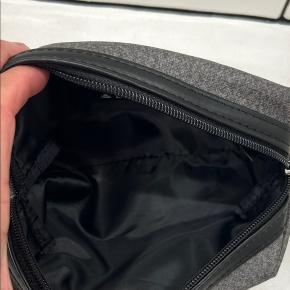 TUMI Charcoal Black Space Dye Toiletry Cosmetics Travel Bag - Picture 5 of 10